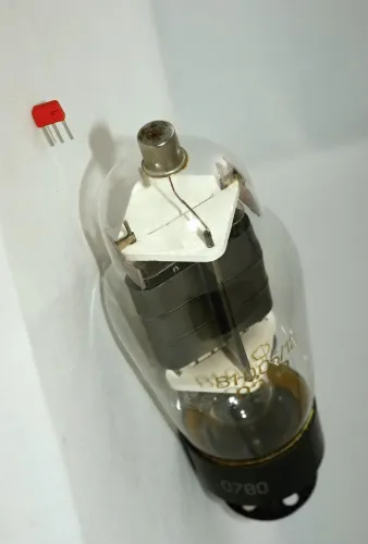 В1-0,05/12 кенотрон фото 2 В1-0,05/12 кенотрон фото 2